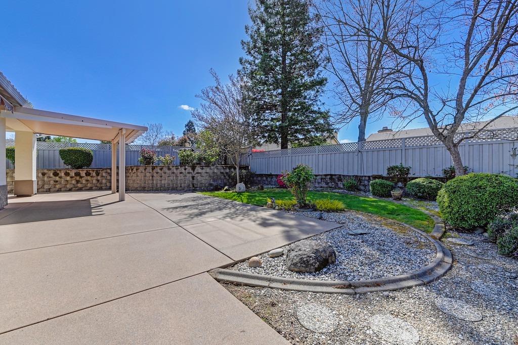 5117 Redbud Grove Lane