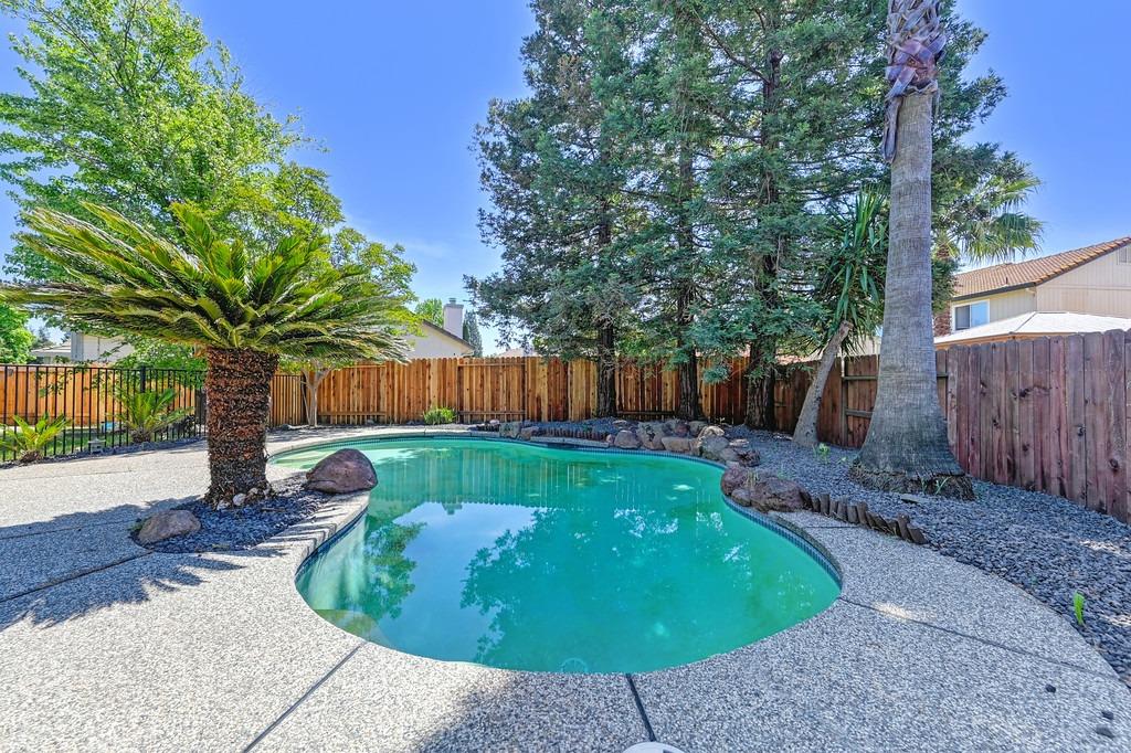 406 Las Cruces Court