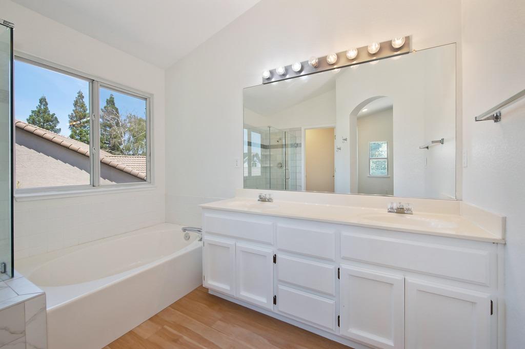 406 Las Cruces Court