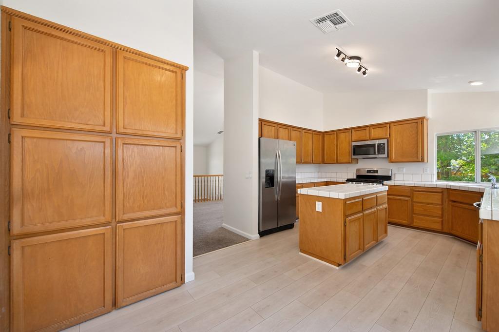 406 Las Cruces Court