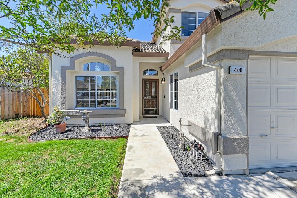 406 Las Cruces Court