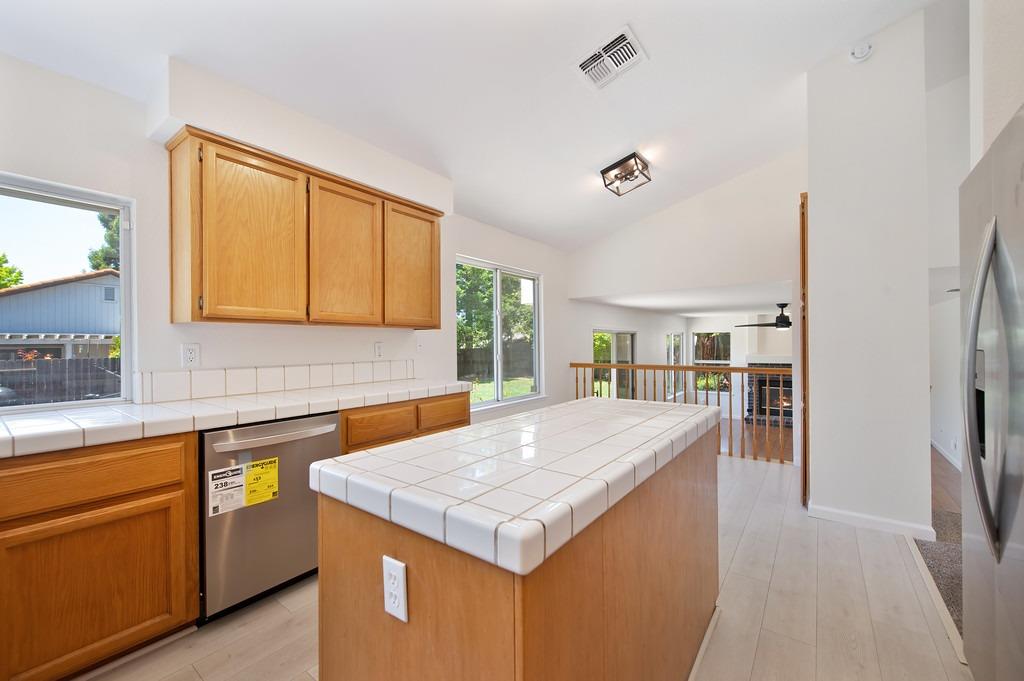 406 Las Cruces Court