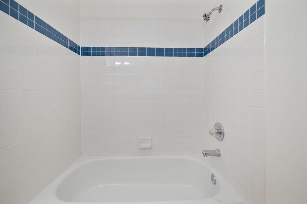 406 Las Cruces Court