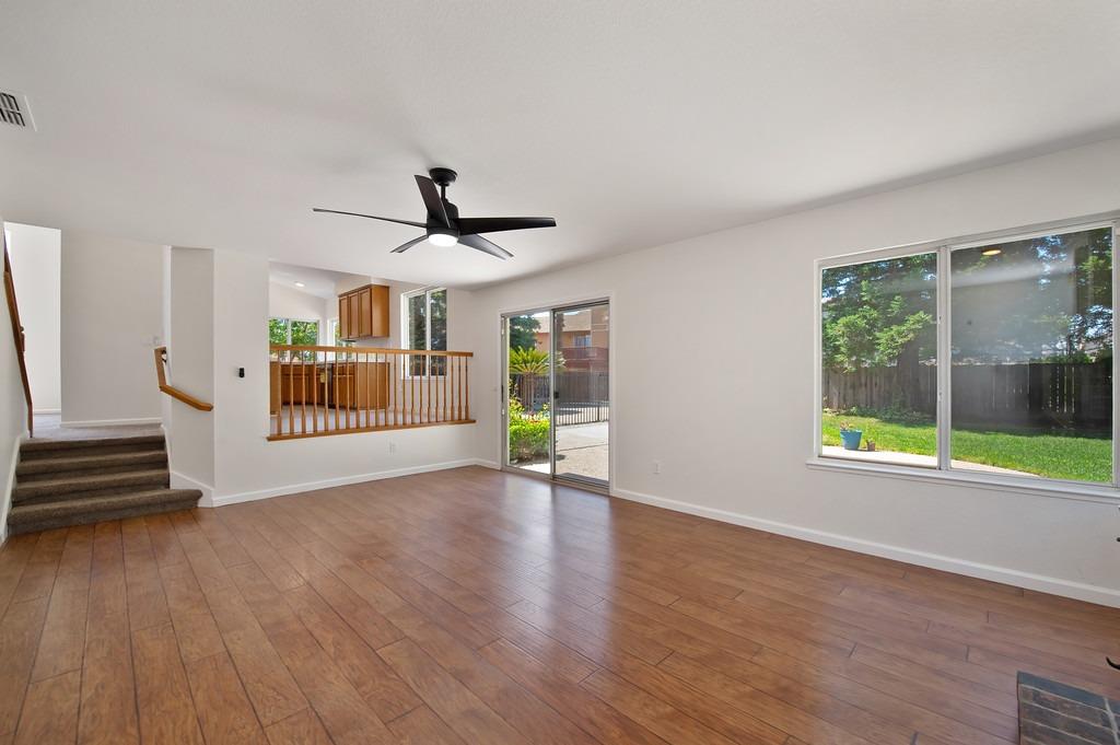 406 Las Cruces Court