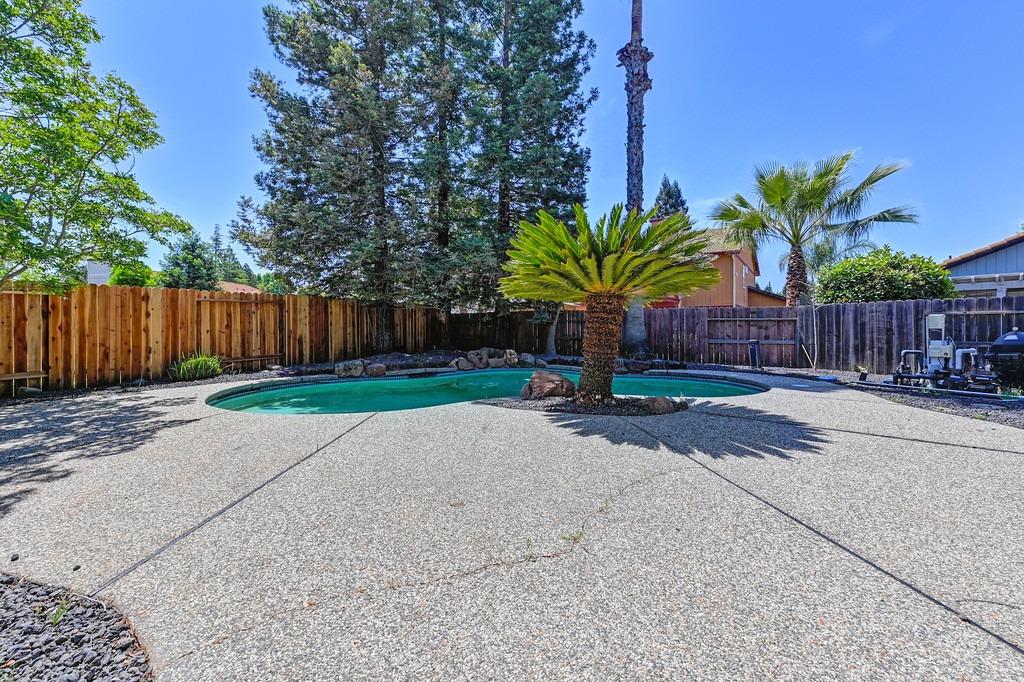 406 Las Cruces Court