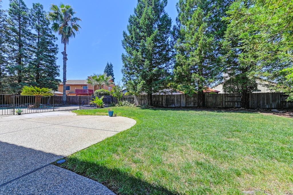 406 Las Cruces Court