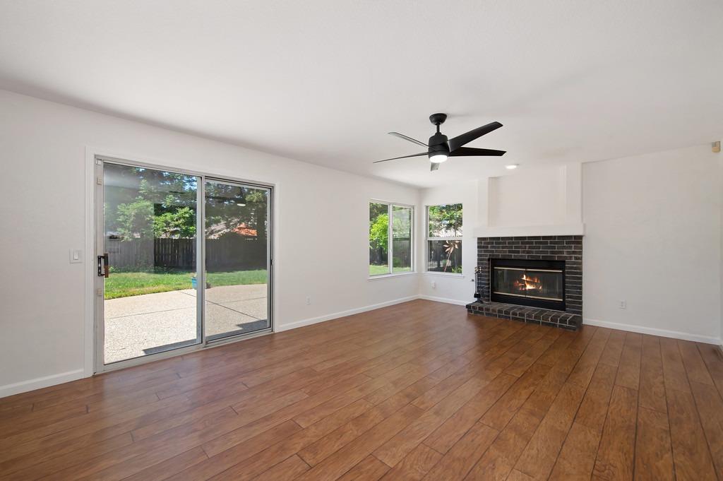 406 Las Cruces Court