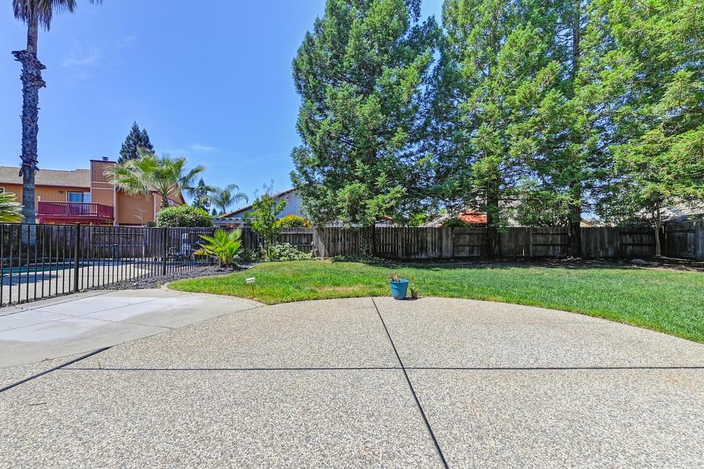 406 Las Cruces Court