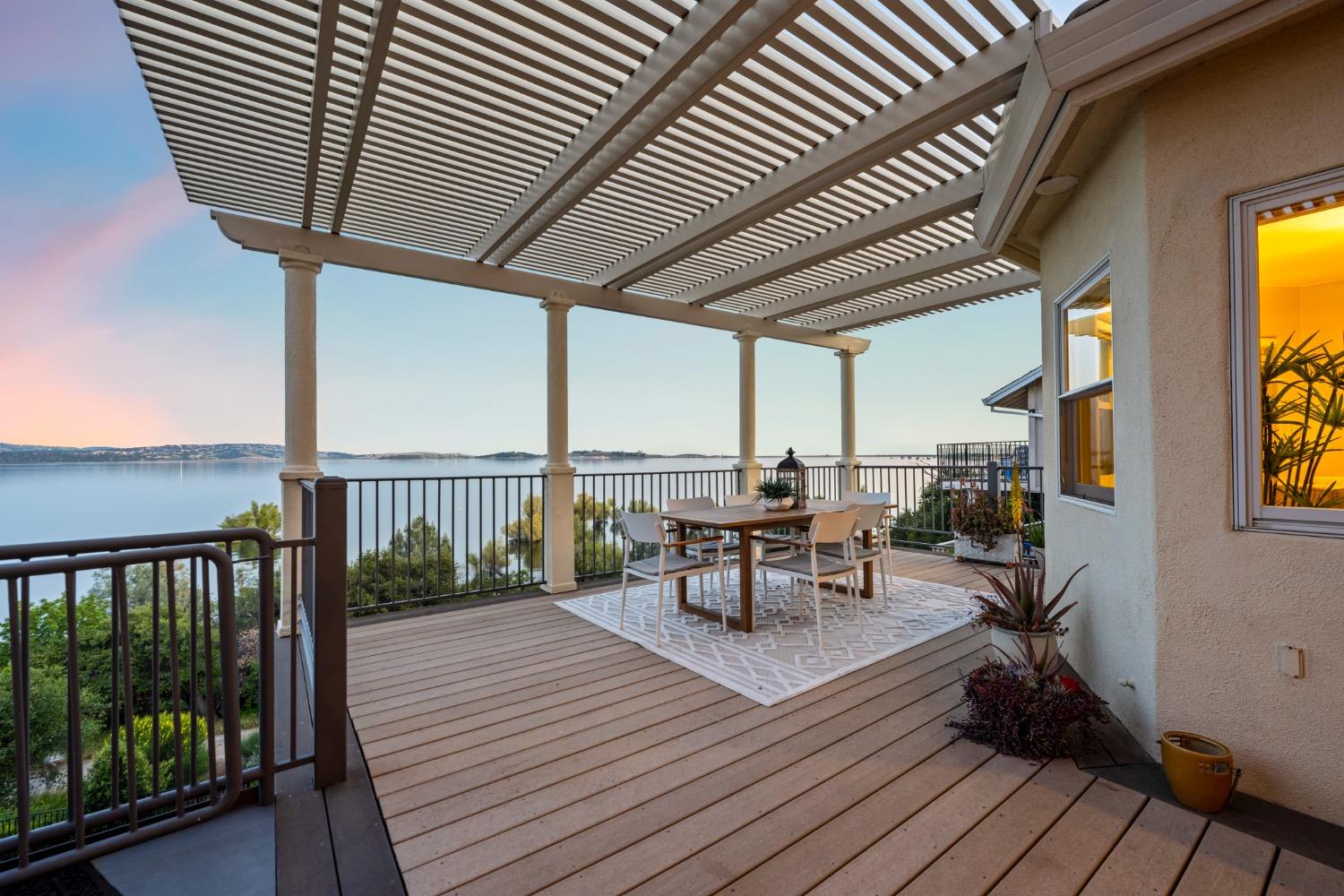 7772 Lakeshore Drive