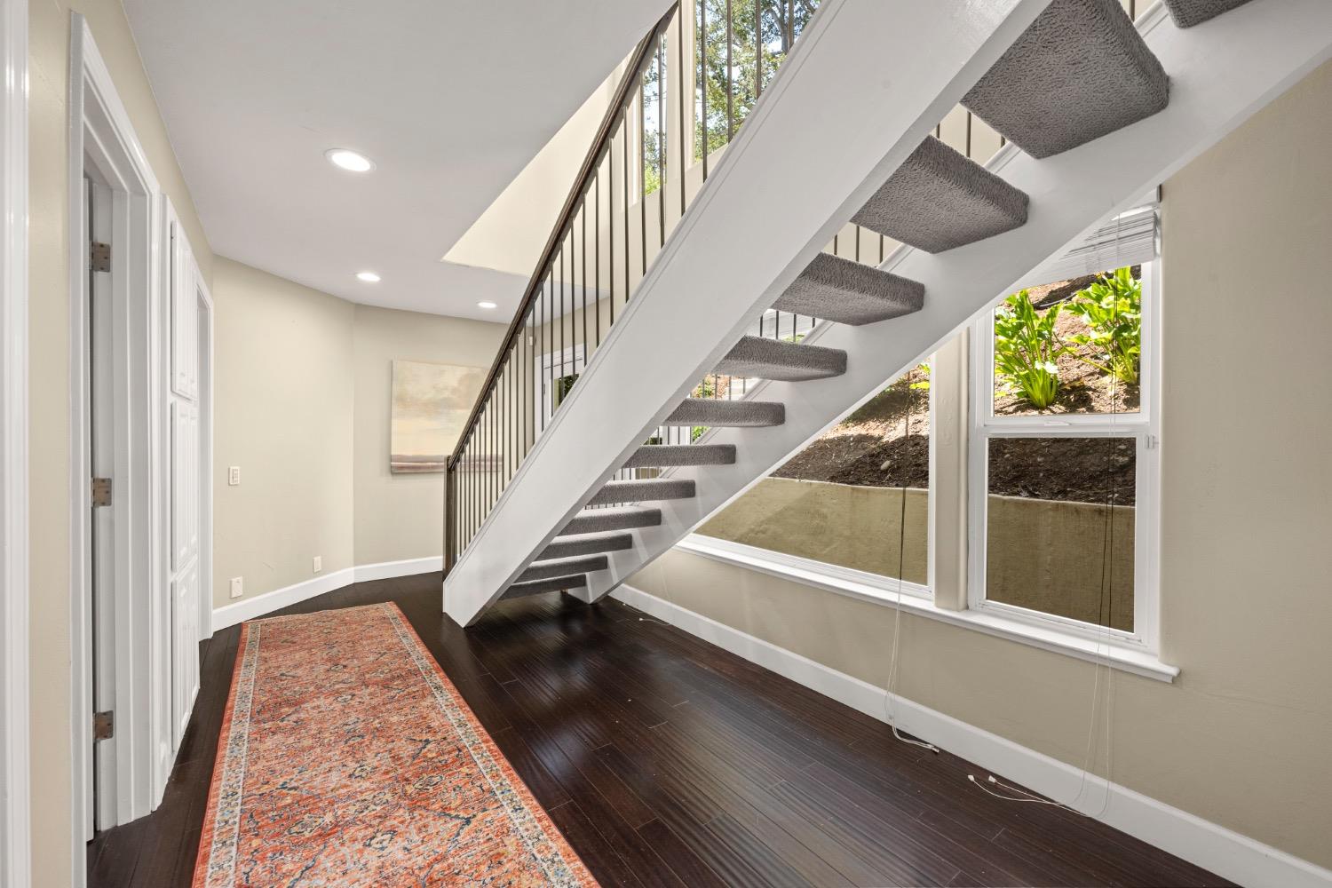 7772 Lakeshore Drive