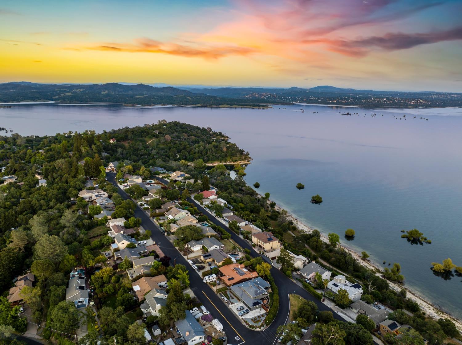 7772 Lakeshore Drive