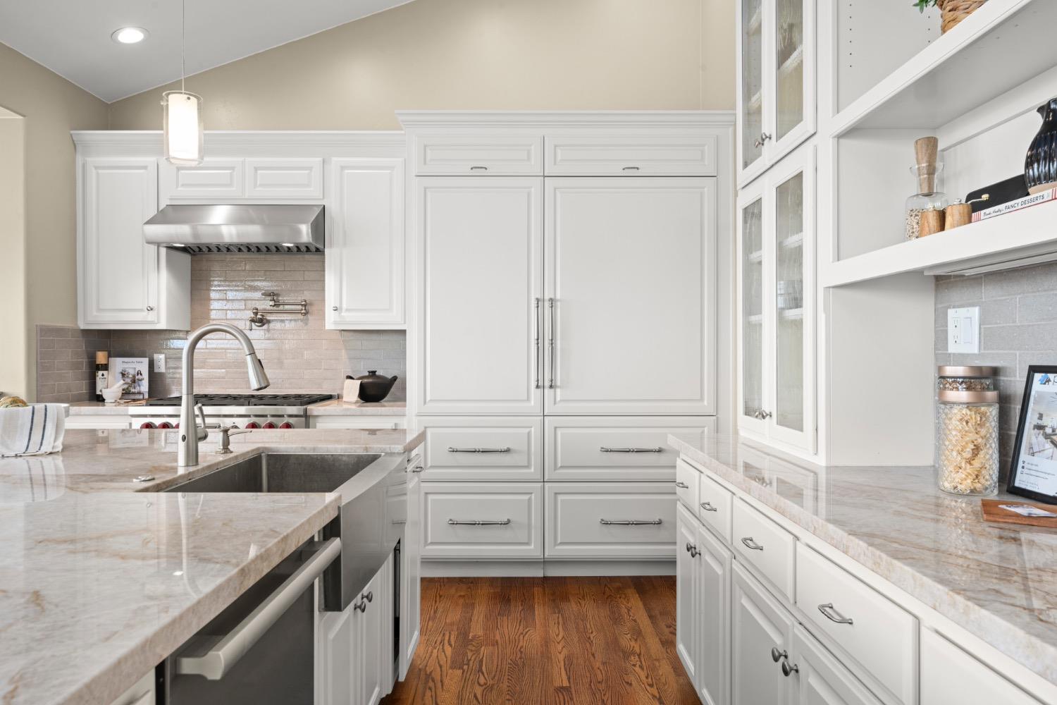 7772 Lakeshore Drive