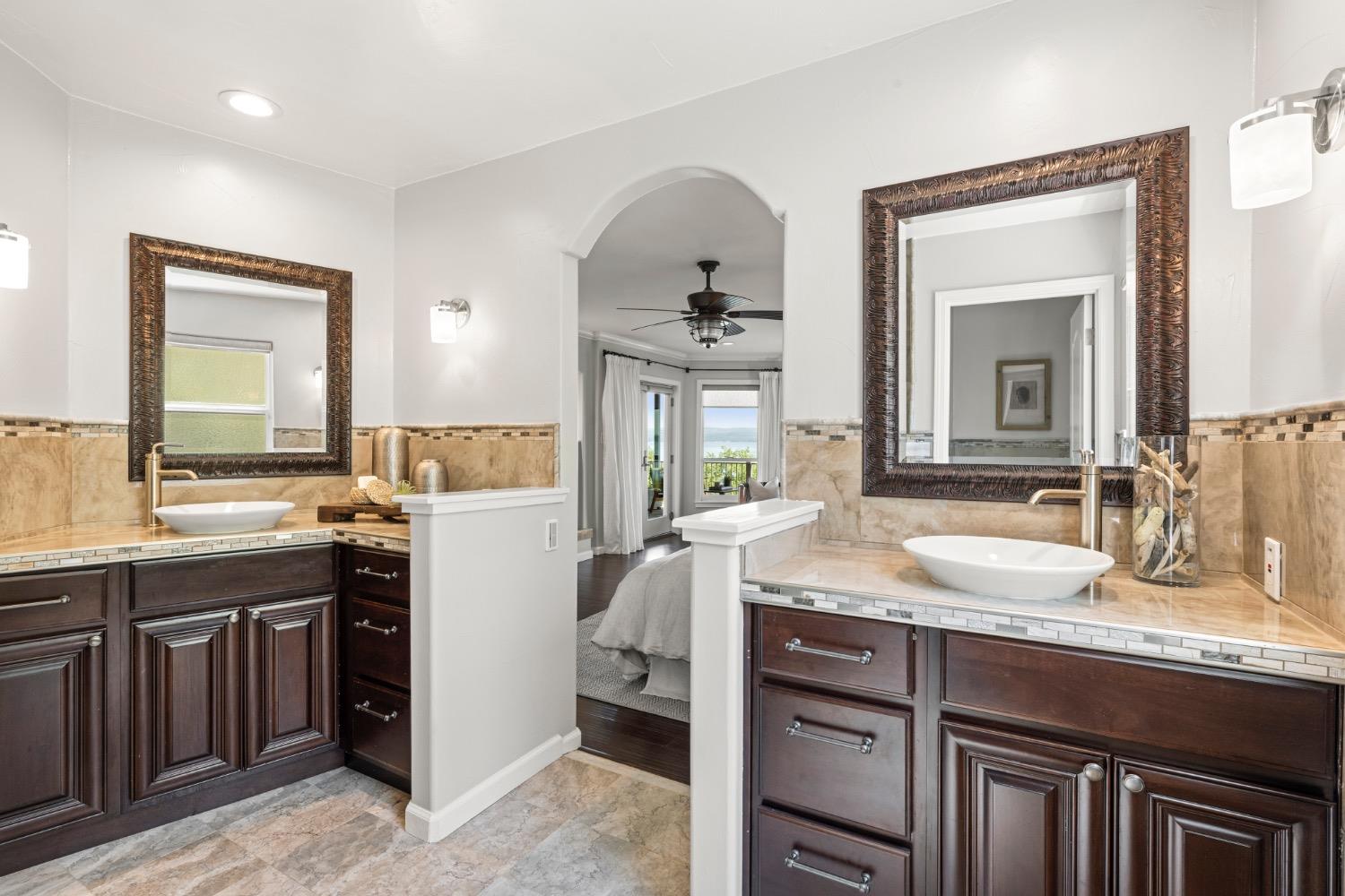 7772 Lakeshore Drive