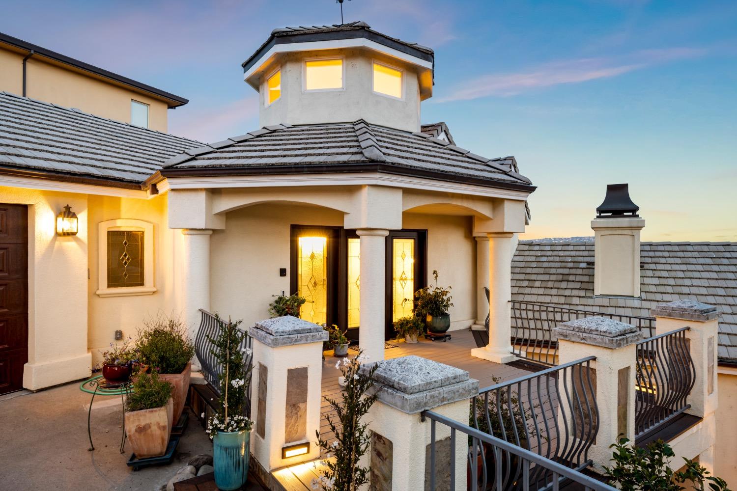 7772 Lakeshore Drive