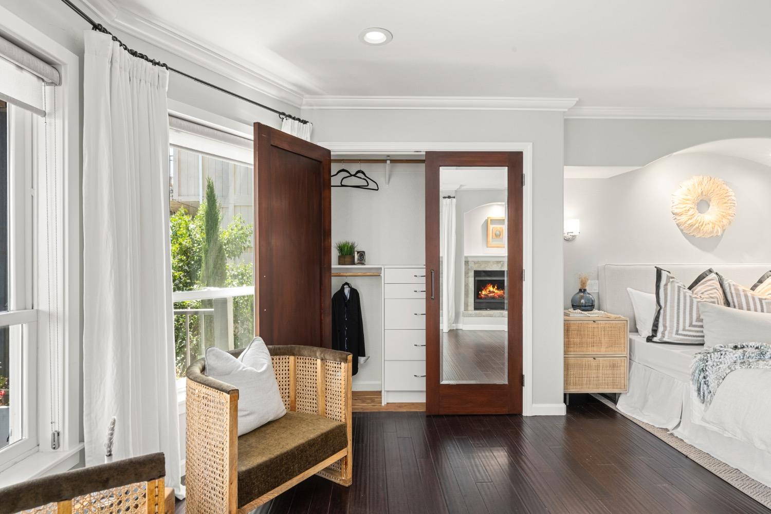 7772 Lakeshore Drive