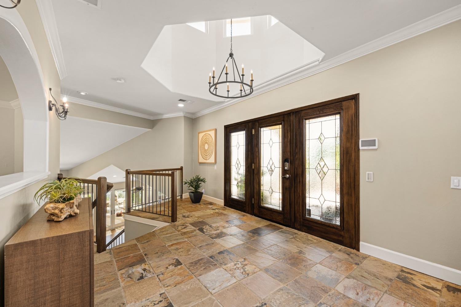 7772 Lakeshore Drive