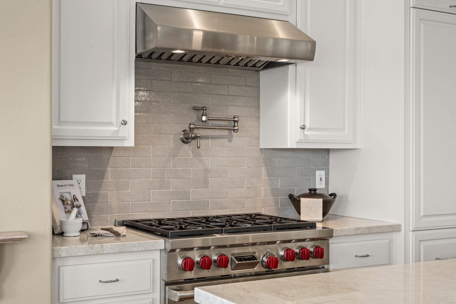 7772 Lakeshore Drive