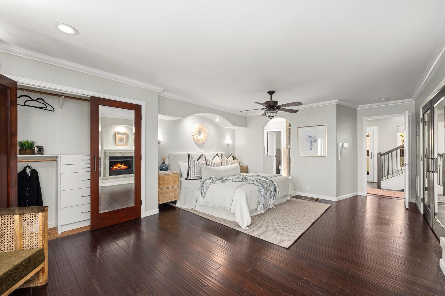 7772 Lakeshore Drive