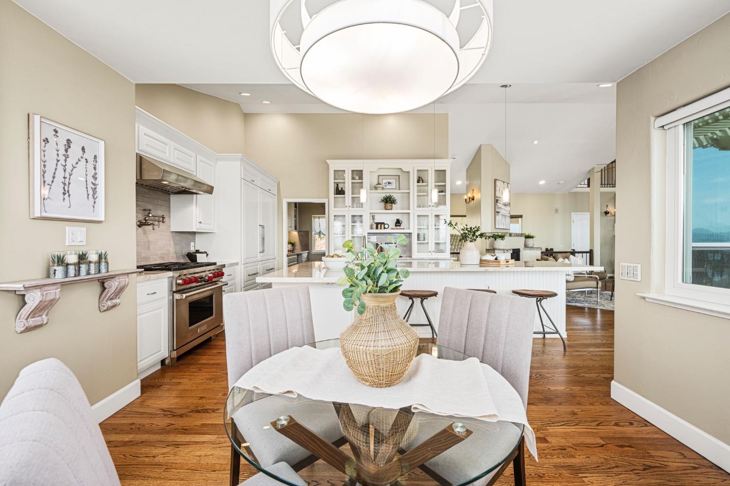 7772 Lakeshore Drive