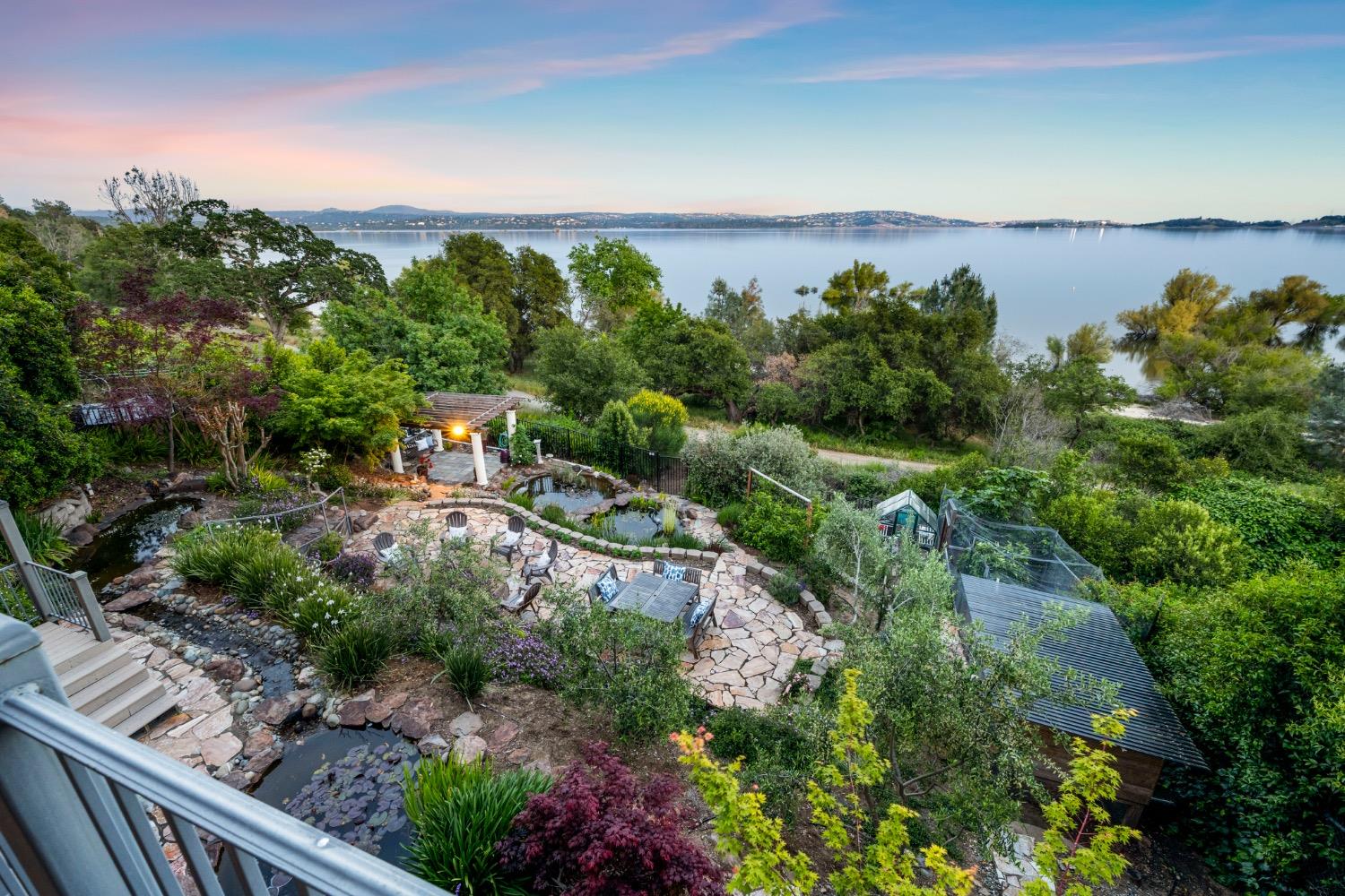 7772 Lakeshore Drive