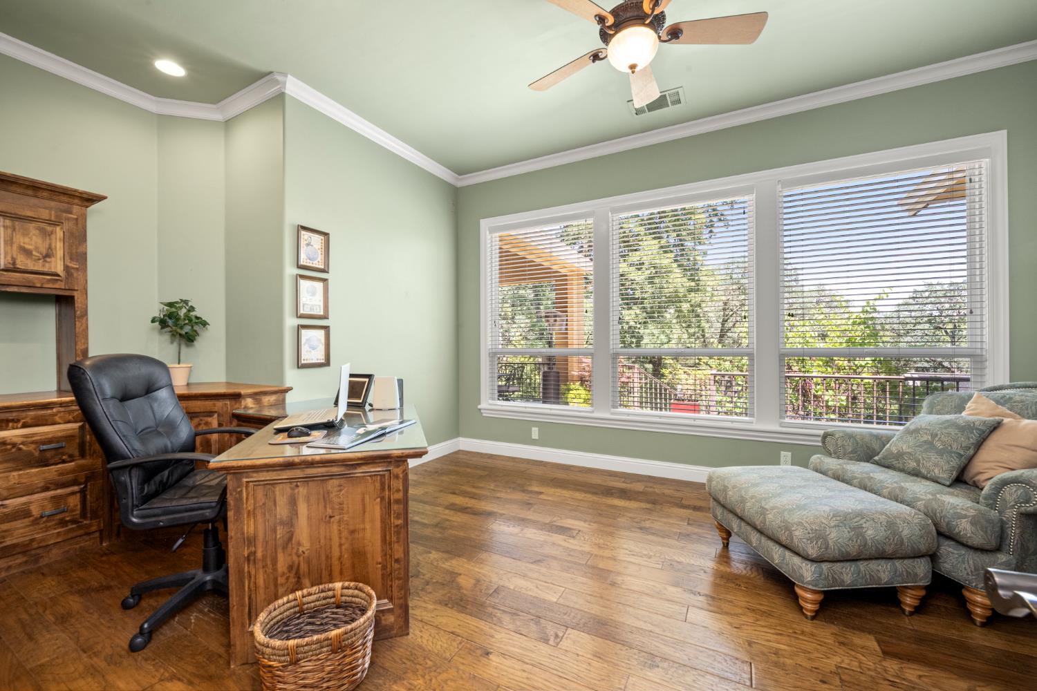 2611 Golden Fawn Trail