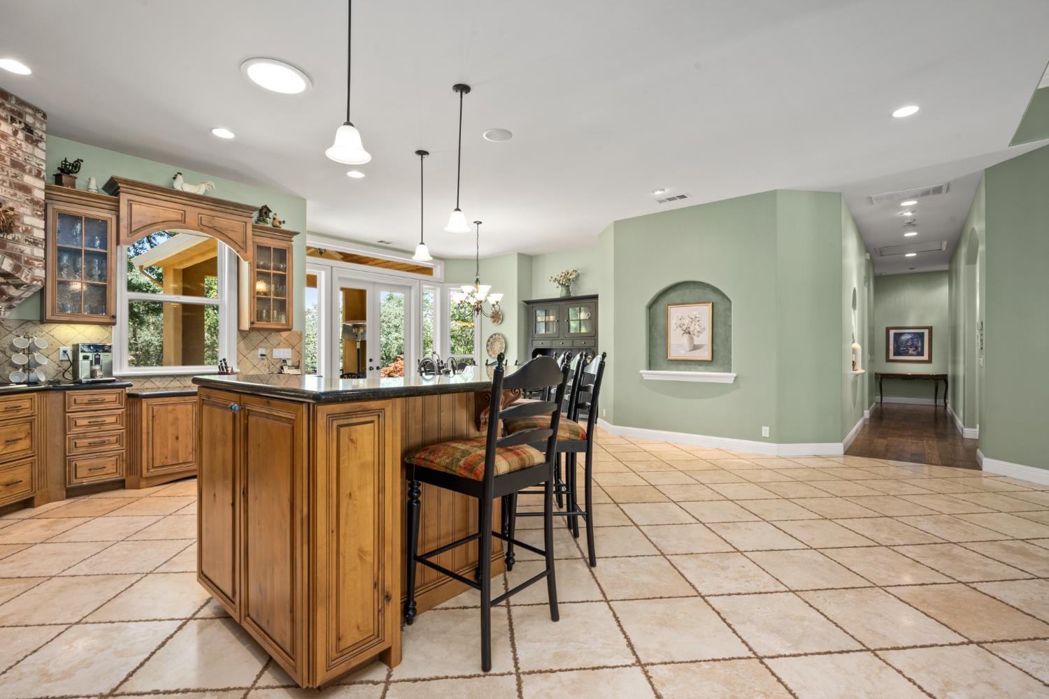 2611 Golden Fawn Trail