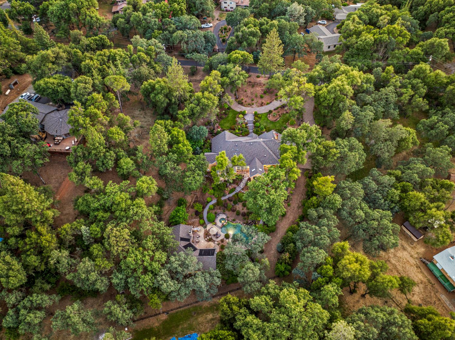 2611 Golden Fawn Trail