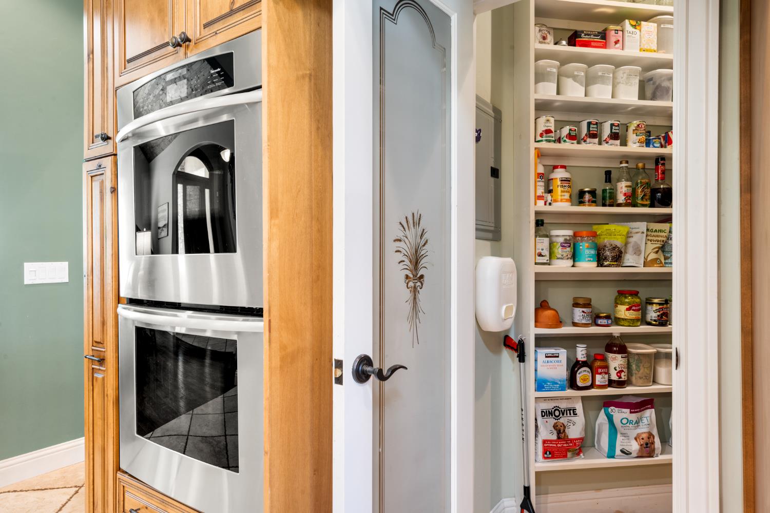 2611 Golden Fawn Trail