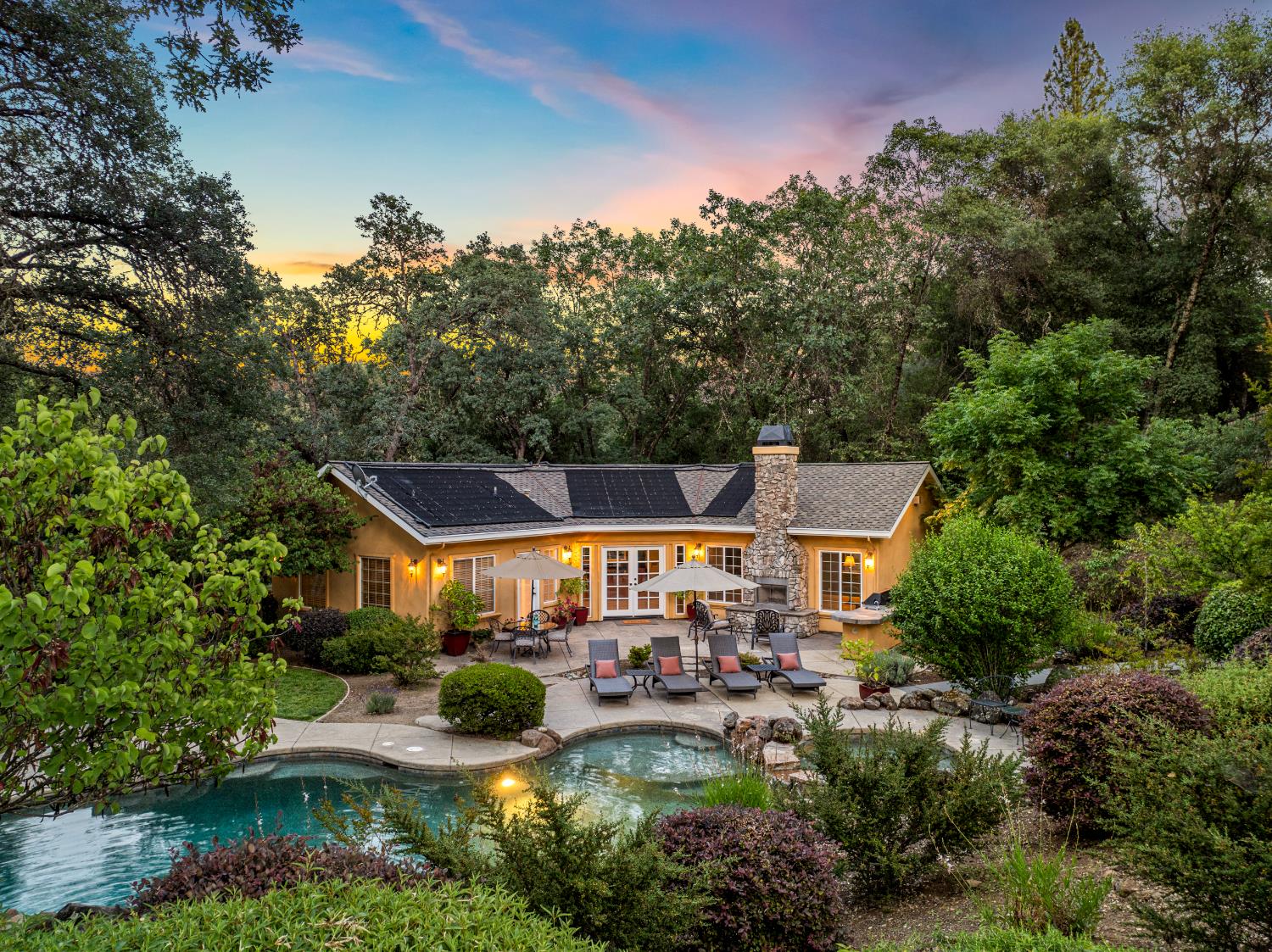 2611 Golden Fawn Trail