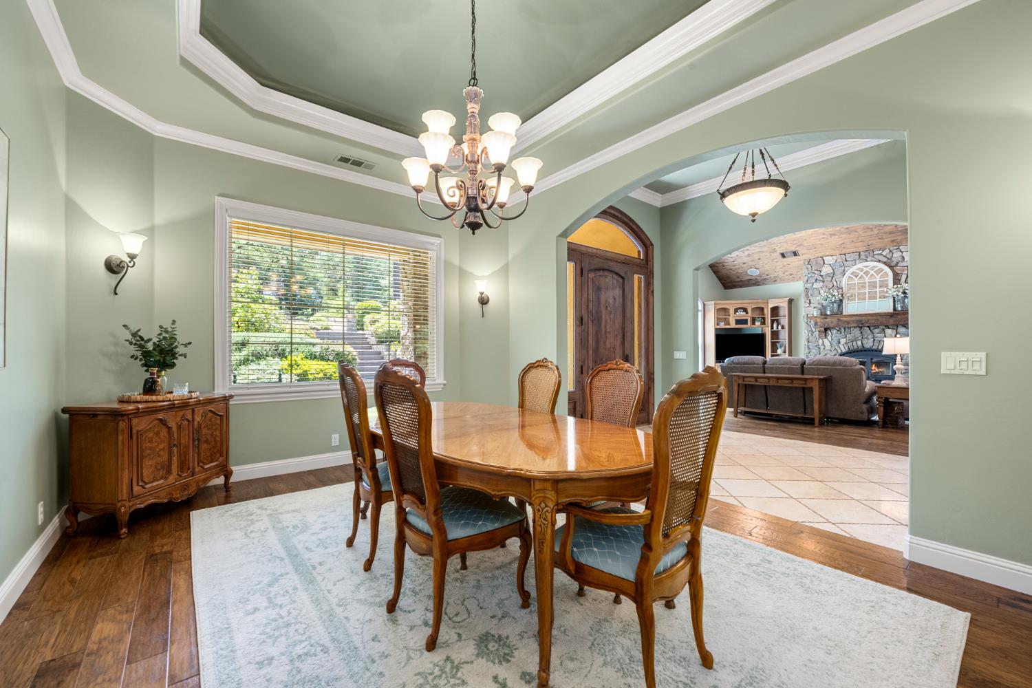 2611 Golden Fawn Trail