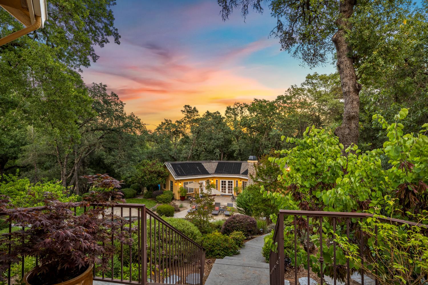 2611 Golden Fawn Trail