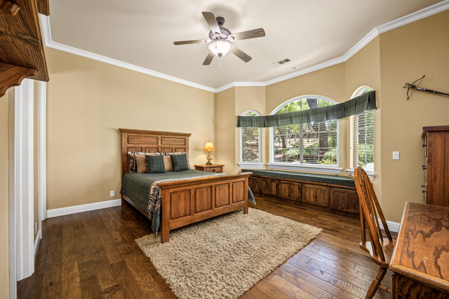 2611 Golden Fawn Trail