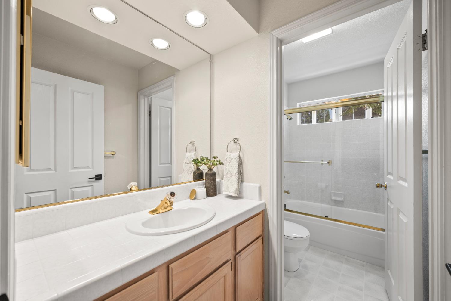 512 Santa Cruz Court