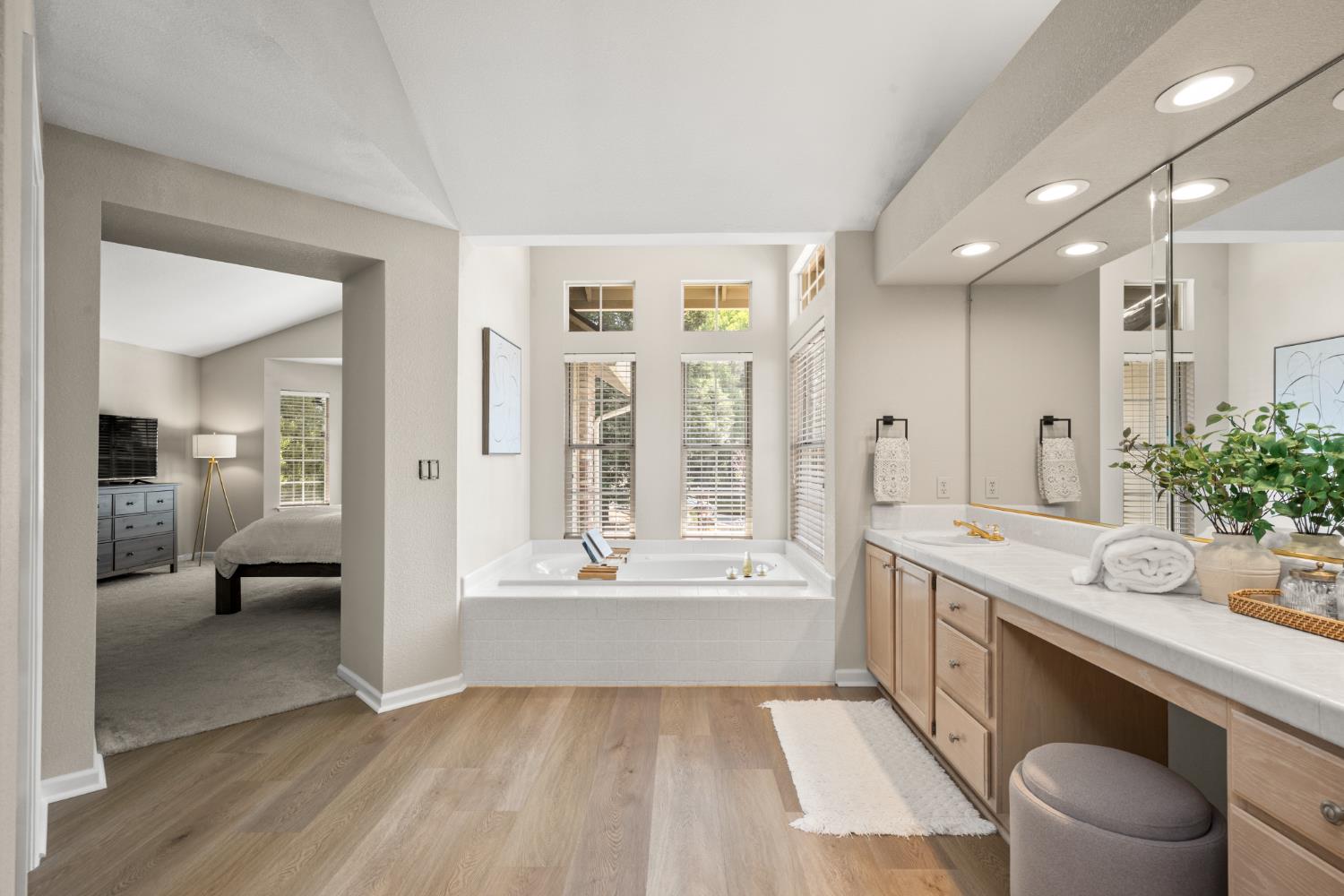 512 Santa Cruz Court