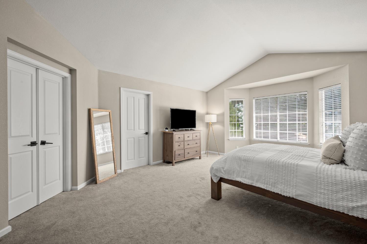 512 Santa Cruz Court