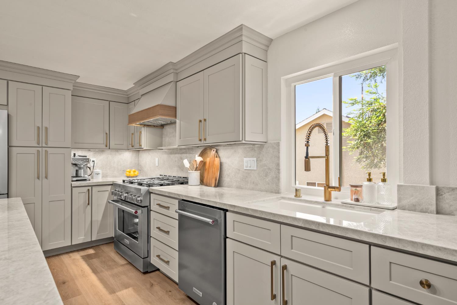 512 Santa Cruz Court