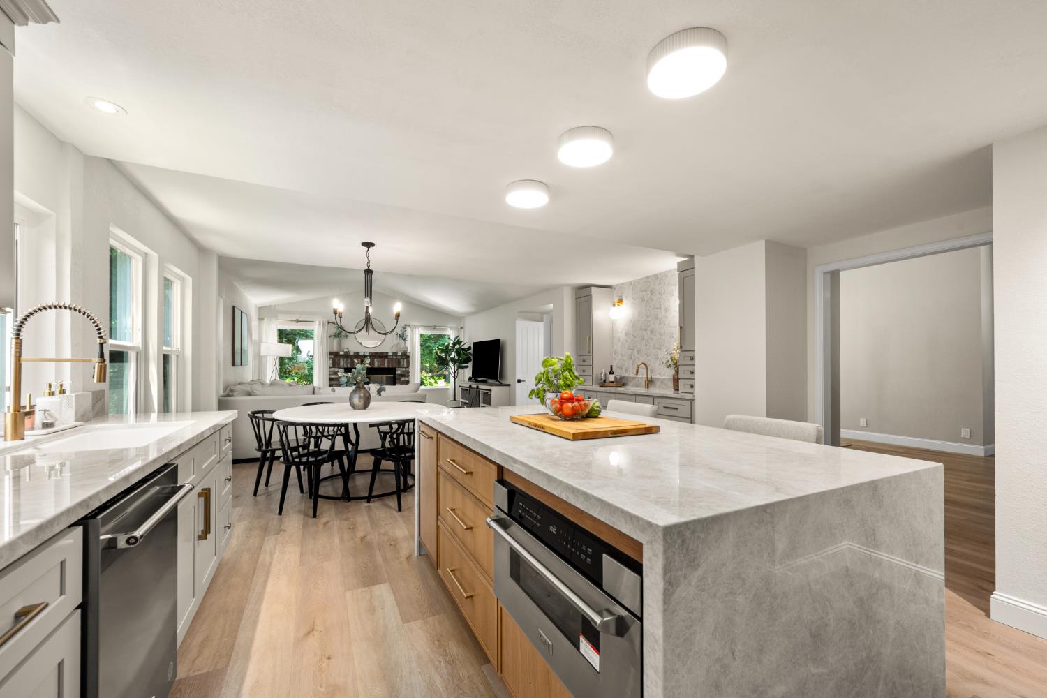 512 Santa Cruz Court