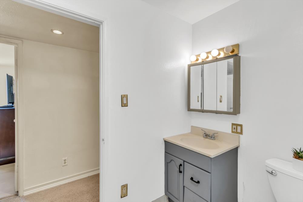 7494 Meadowlark Lane