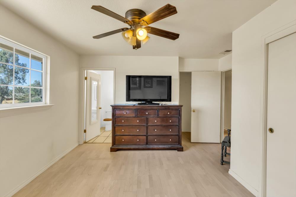 7494 Meadowlark Lane