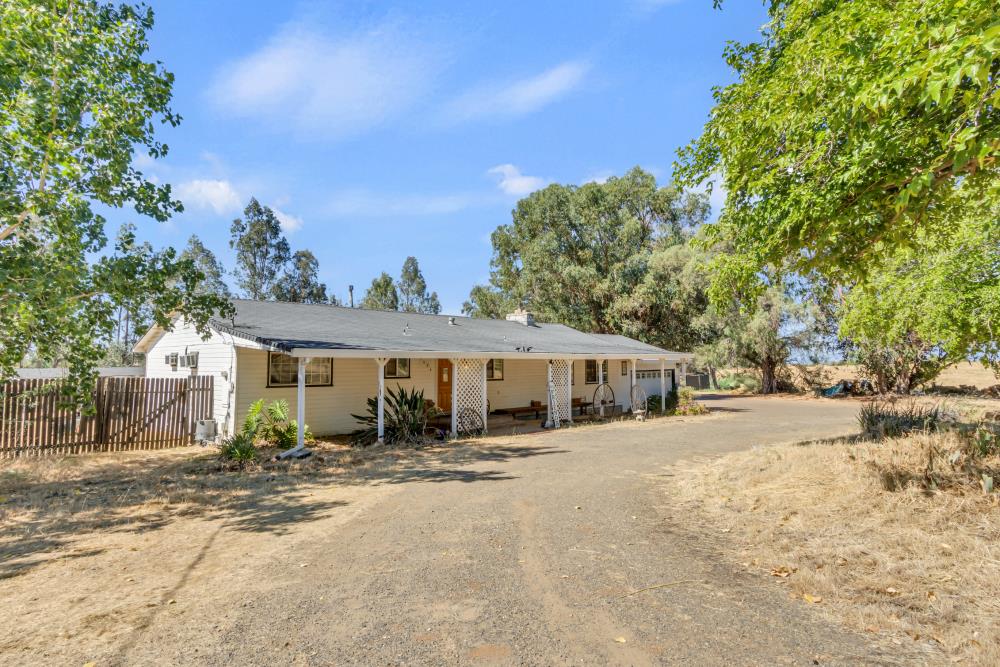 7494 Meadowlark Lane