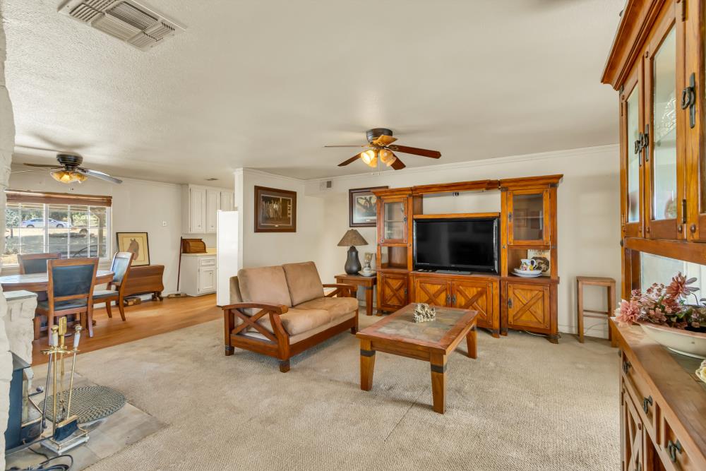 7494 Meadowlark Lane