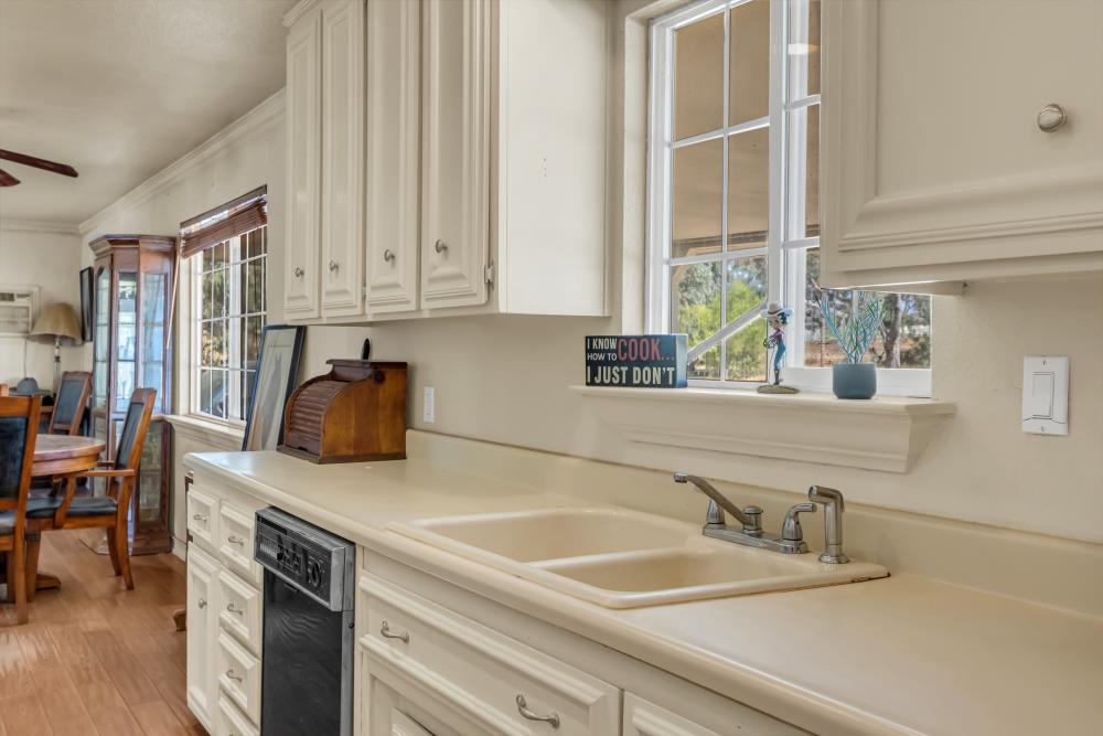 7494 Meadowlark Lane