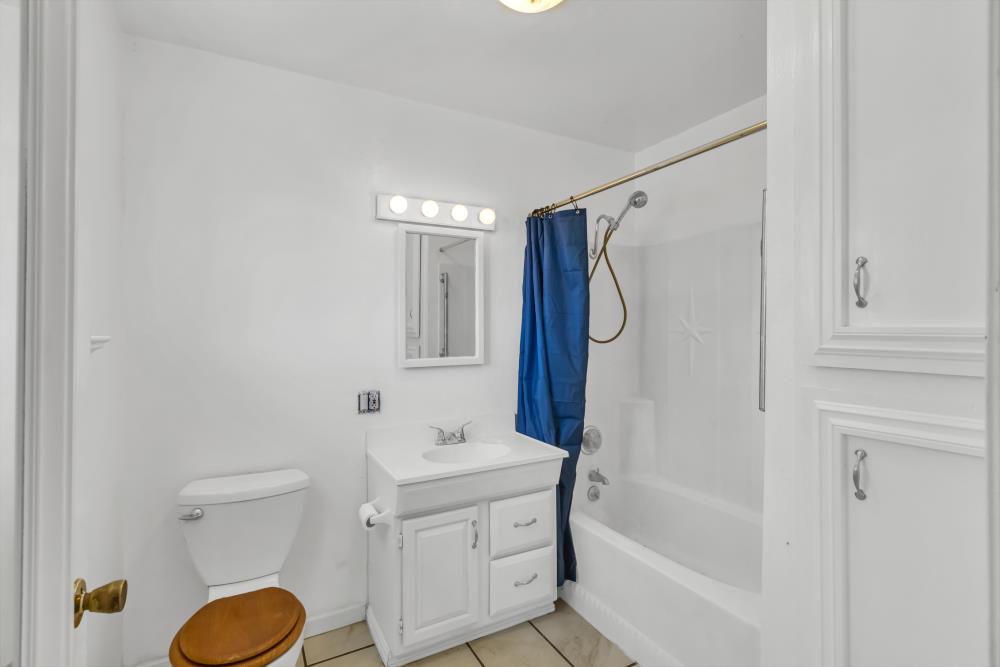 7494 Meadowlark Lane