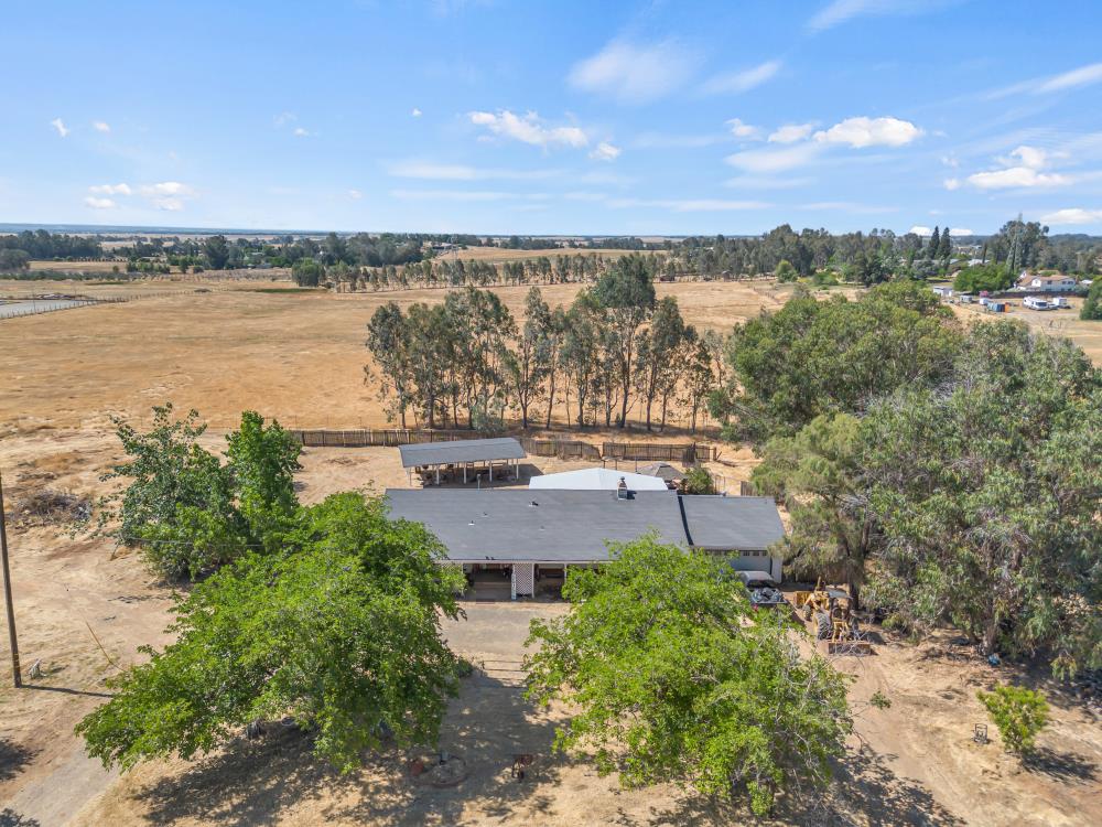 7494 Meadowlark Lane