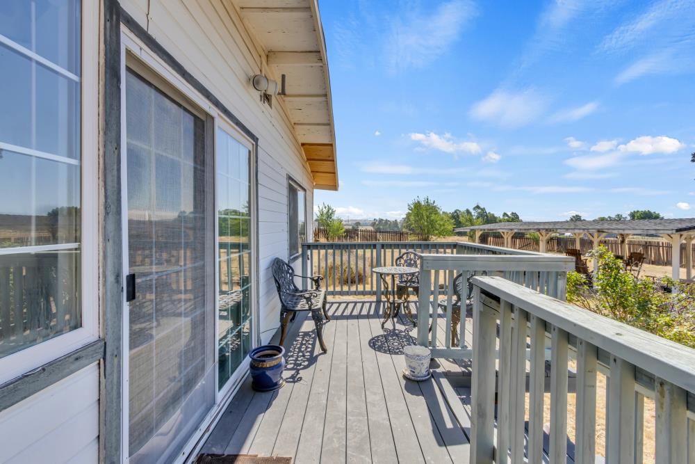 7494 Meadowlark Lane