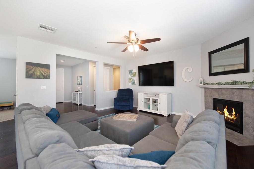 1423 High Noon Drive