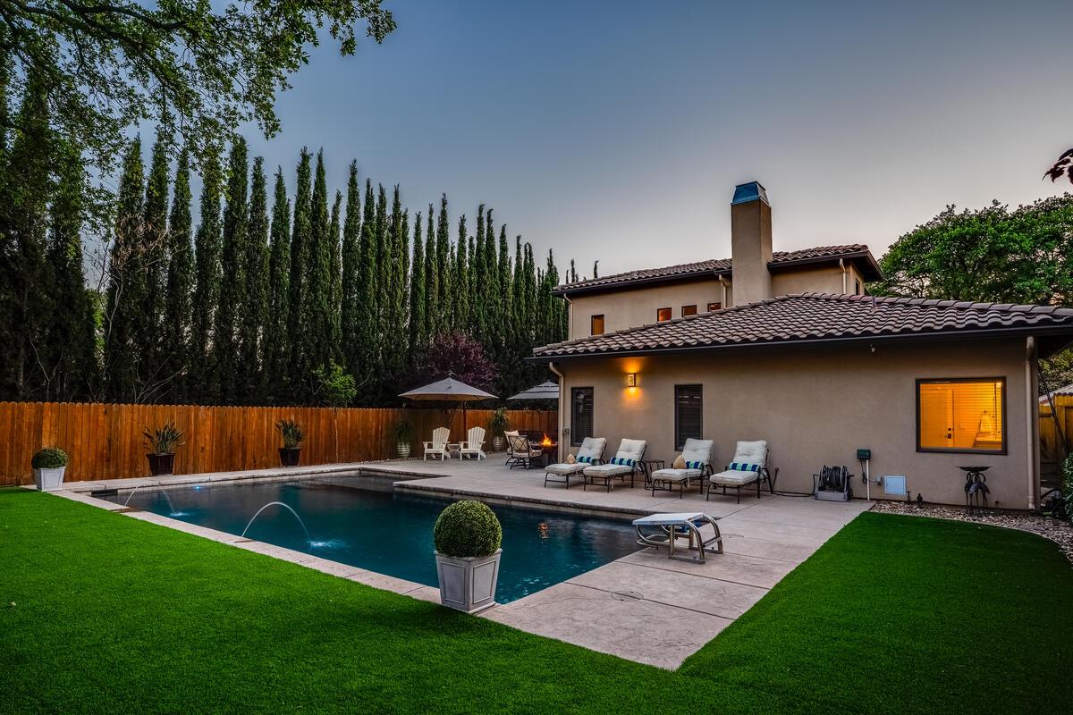 6921 Fallsbrook Court