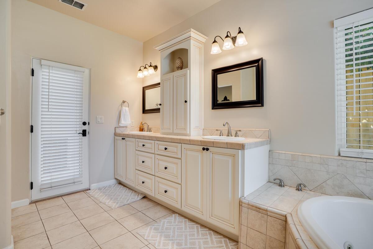 6921 Fallsbrook Court