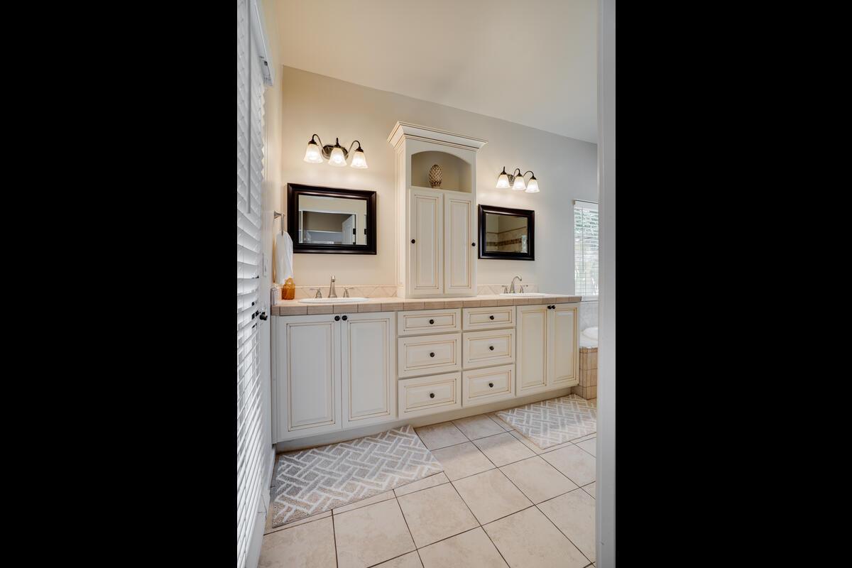 6921 Fallsbrook Court