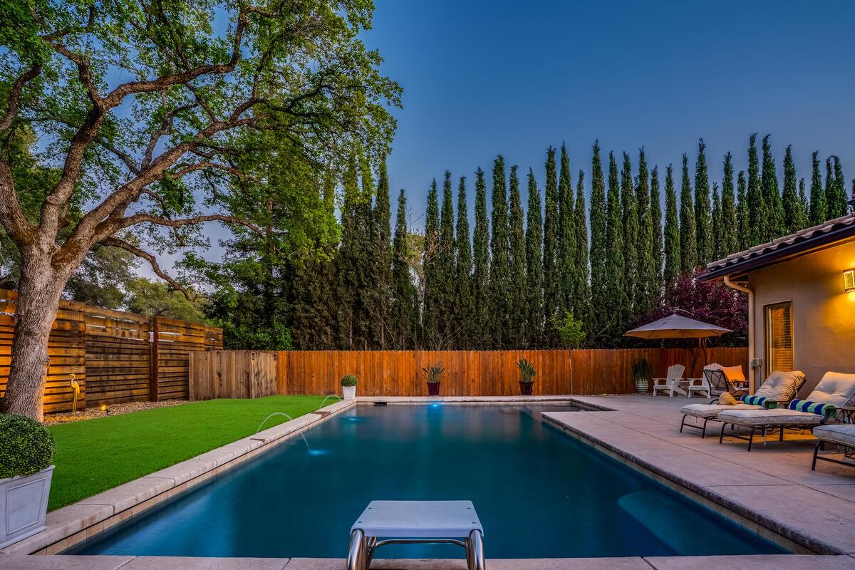 6921 Fallsbrook Court